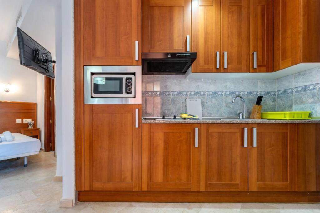Ct 240 - Beachfront Apartment -Don Juan Манилва Экстерьер фото